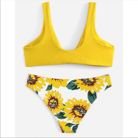 1️⃣ LARGE LEFT‼️🌻 Sunflower print bikini 🌻 - Picture 3 of 4